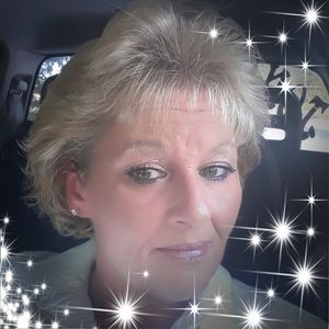 Meet your Posher, Joni